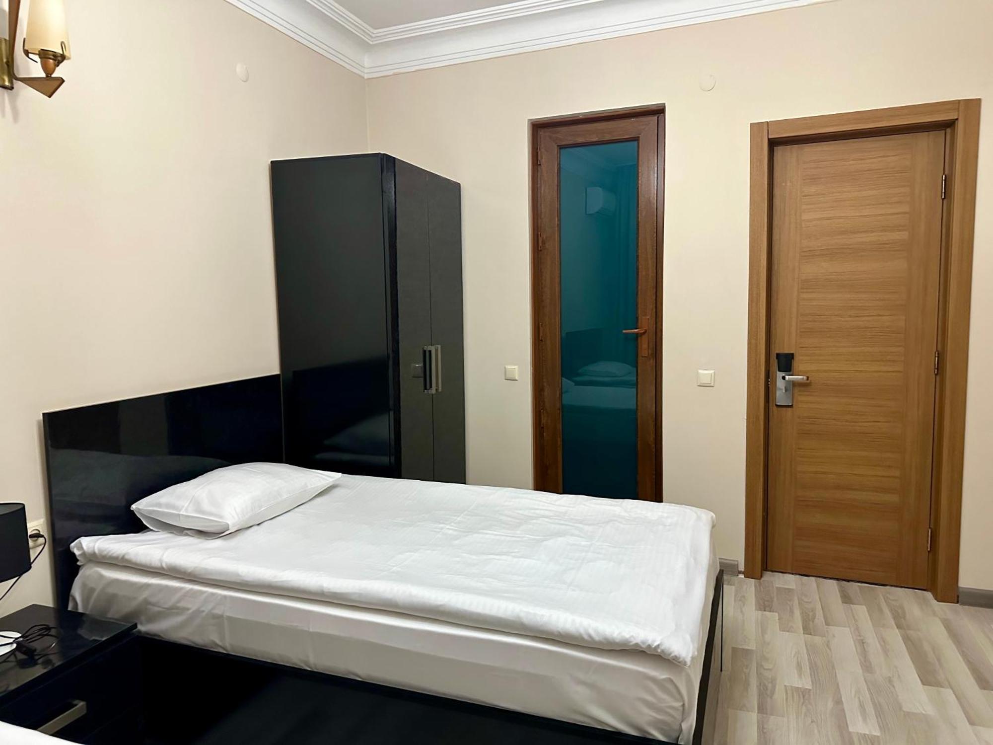Hotel Tsereteli Batum Dış mekan fotoğraf