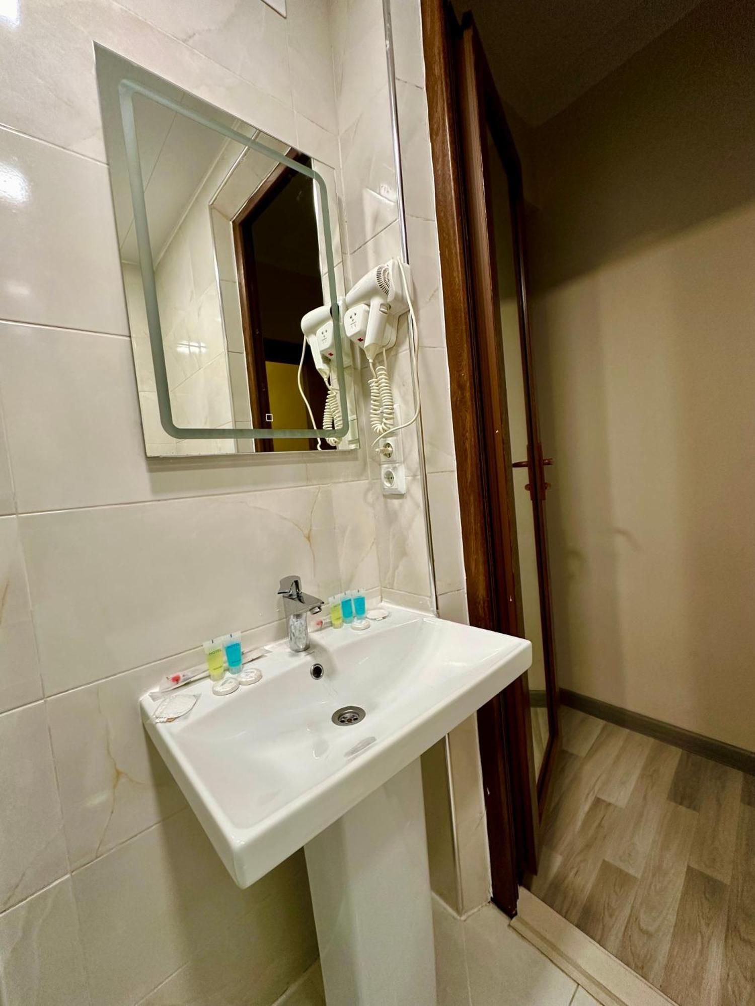 Hotel Tsereteli Batum Dış mekan fotoğraf